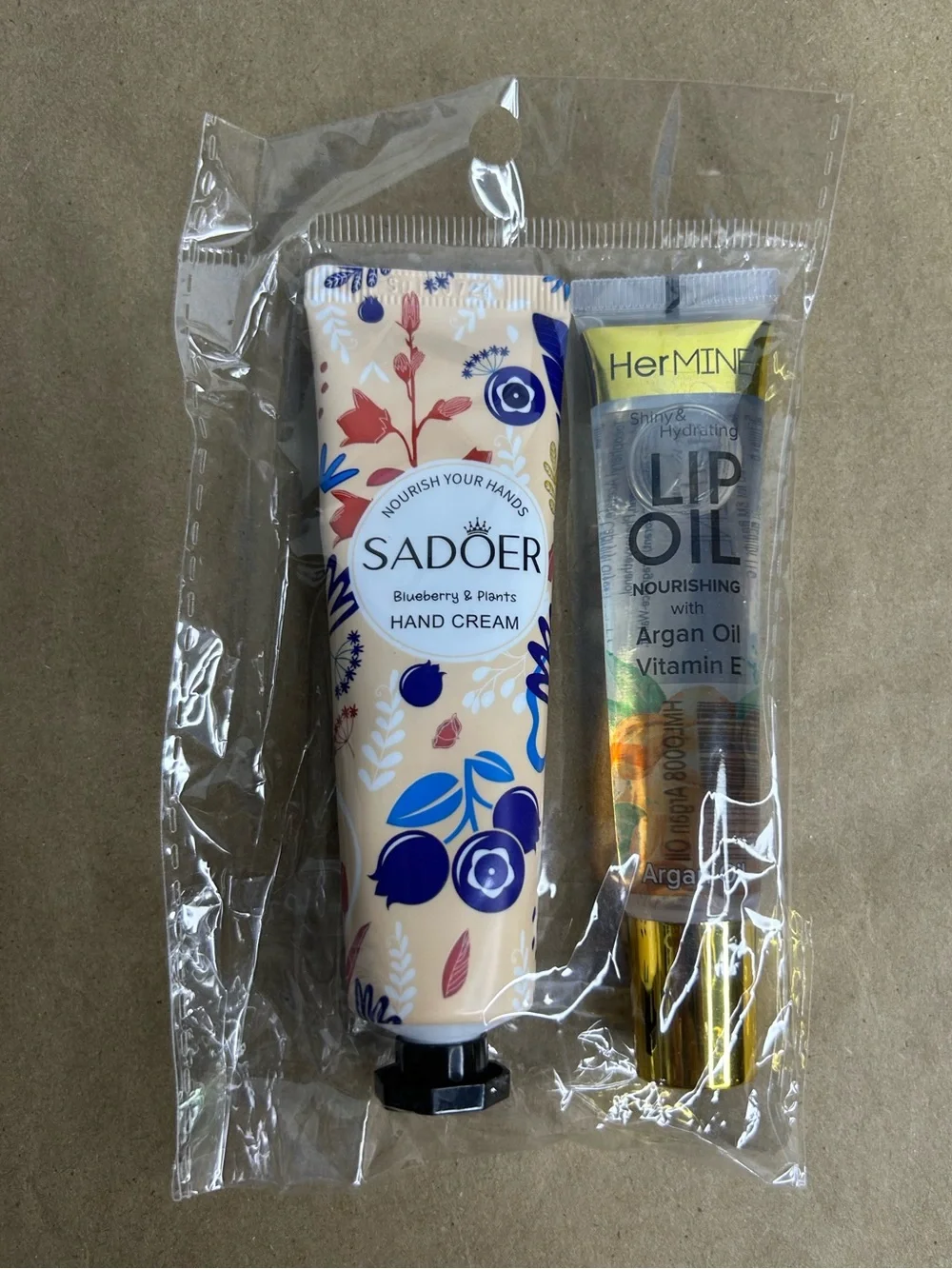 5 for $25🔥Lip Oil & Handcream Set- New